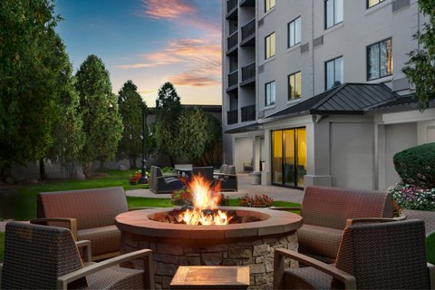 Courtyard by Marriott Chicago Midway Airport