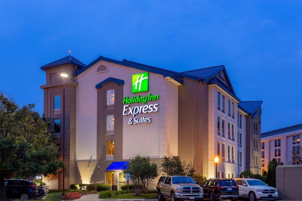 Holiday Inn Express & Suites Chicago-Midway Airport by IHG
