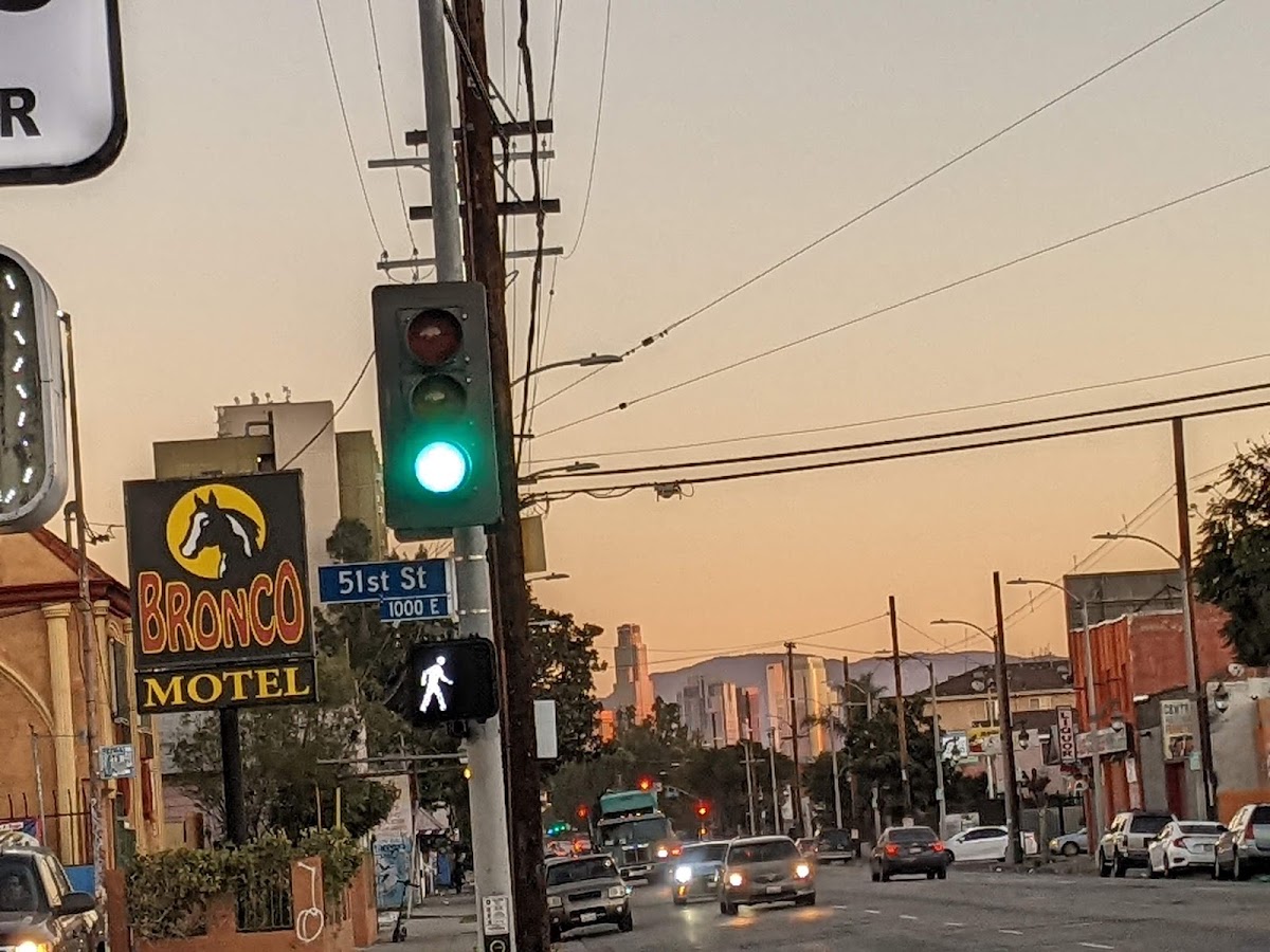Bronco Motel South Central