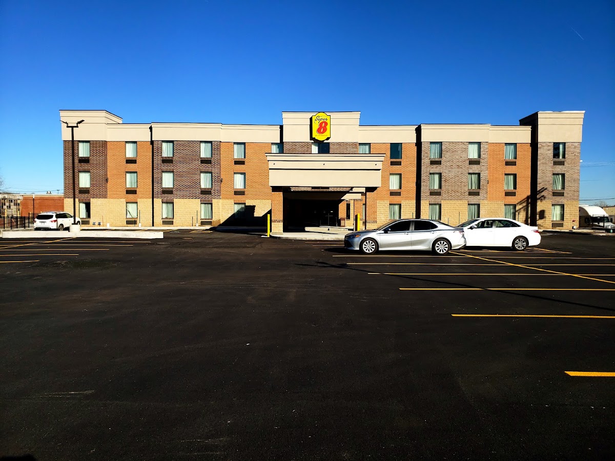 Super 8 by Wyndham St. Louis North