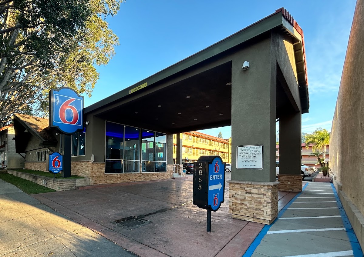 Motel 6 Pasadena, CA  Old Town Pasadena Area