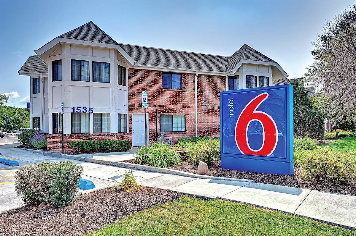 Motel 6 Glenview, IL - Chicago North