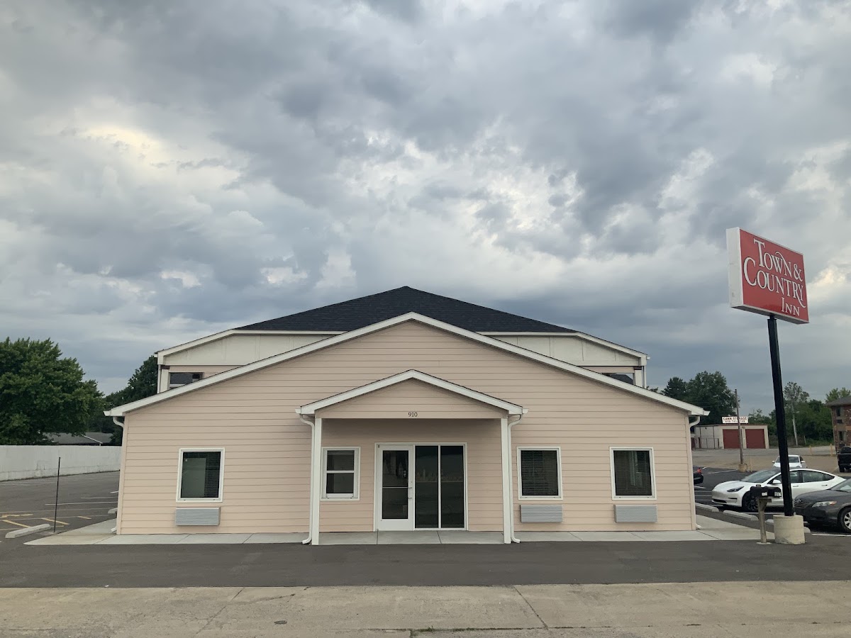 Days Inn by Wyndham Troy IL