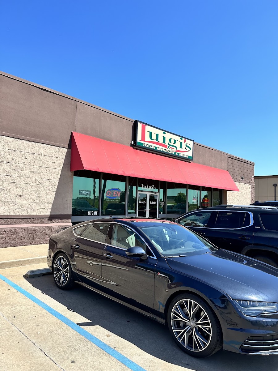 Luigi's Italian Restaurant & Lounge