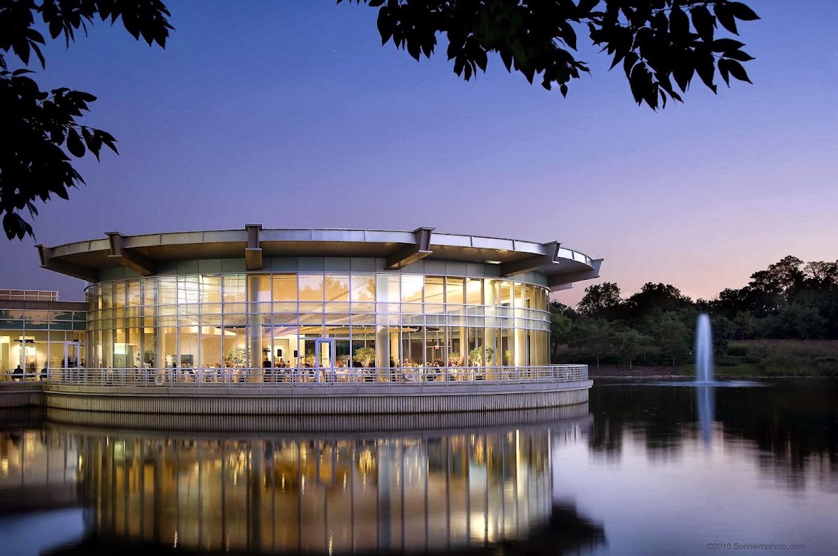 DoubleTree Suites by Hilton Hotel & Conference Center Chicago-Downers Grove