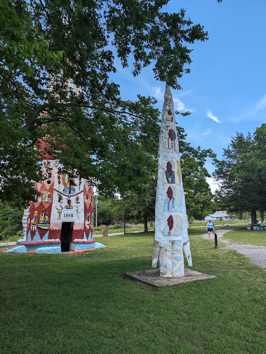 Ed Galloway's Totem Pole Park