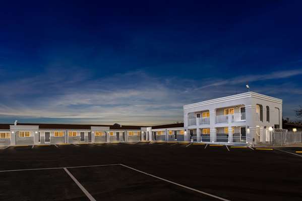 Econo Lodge Inn & Suites Santa Rosa