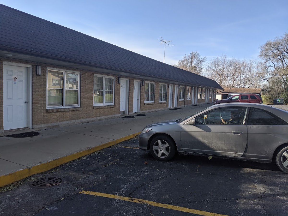Crest Motel