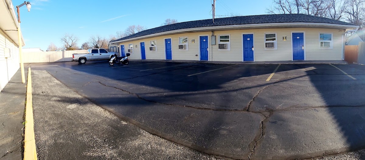 Plaza Motel