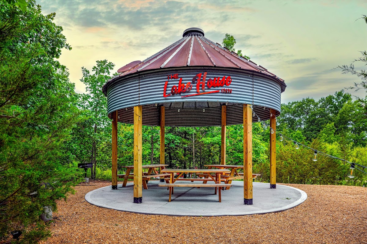 The Lake House Inn