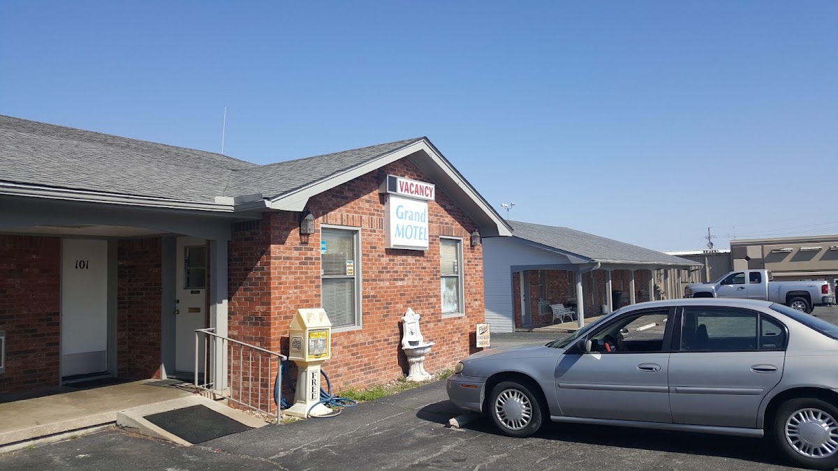 Grand Motel