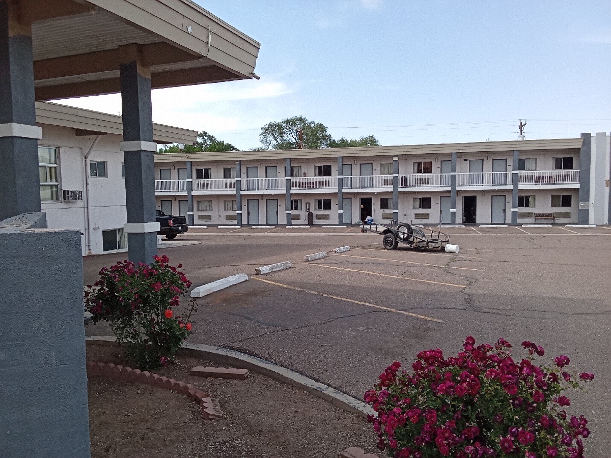 Welcome Inn & Suites