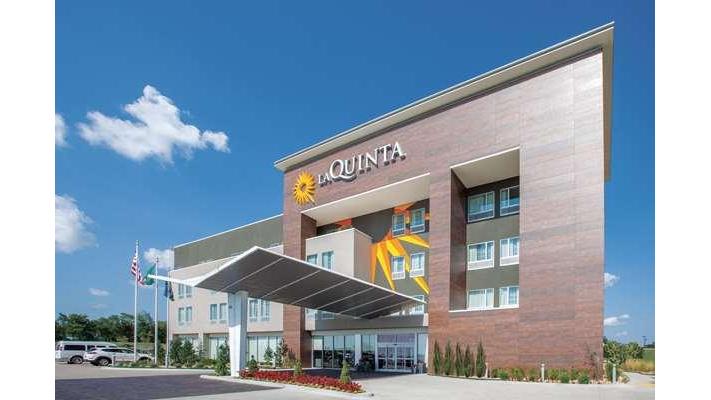 La Quinta Inn & Suites by Wyndham Tulsa Broken Arrow