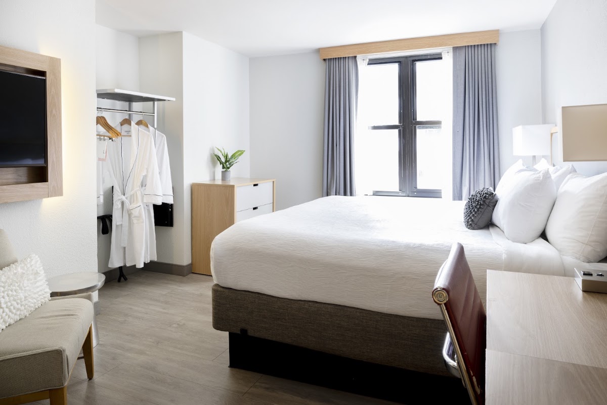 Hotel Saint Clair - Magnificent Mile