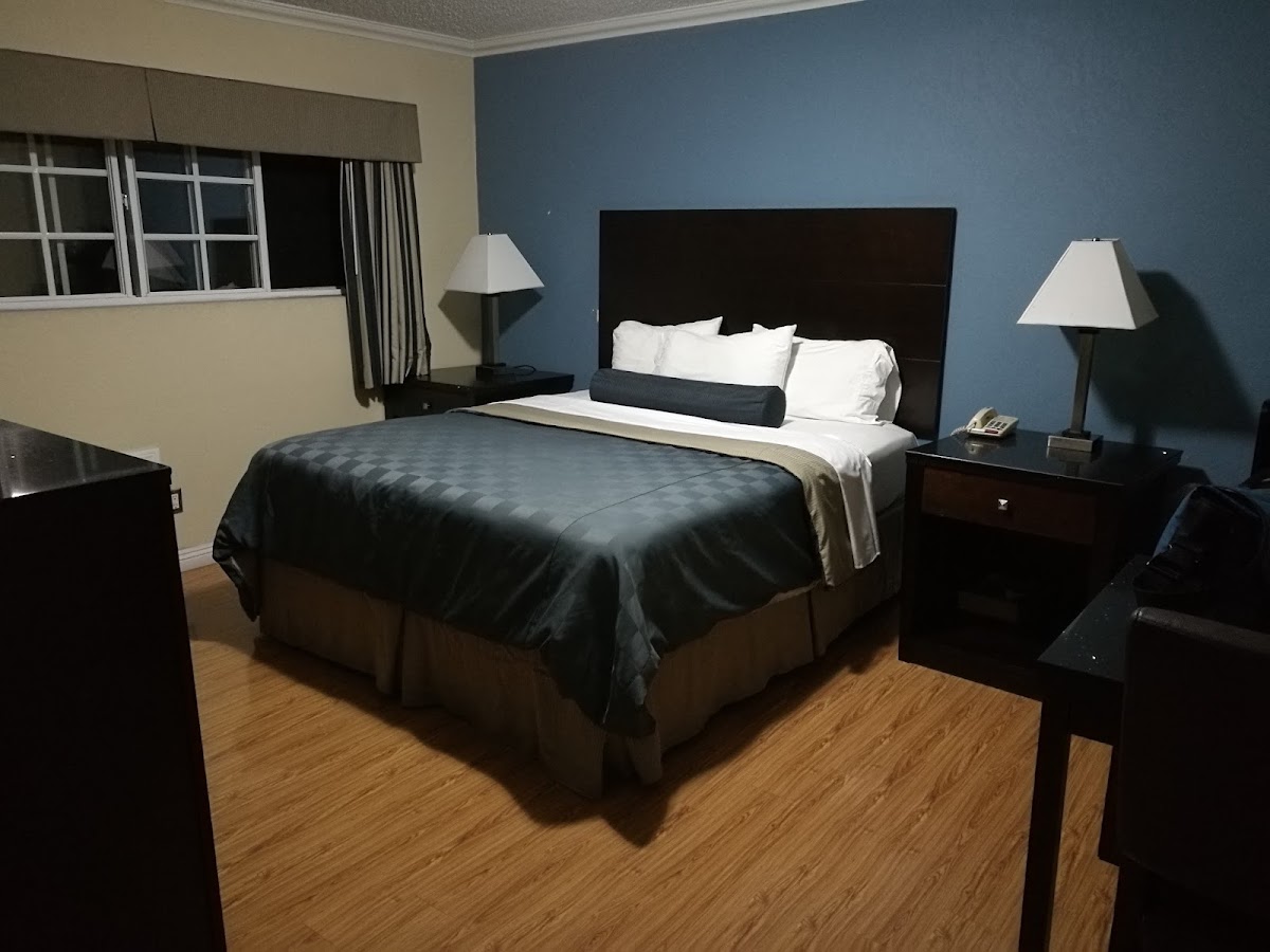 Staples Center Inn