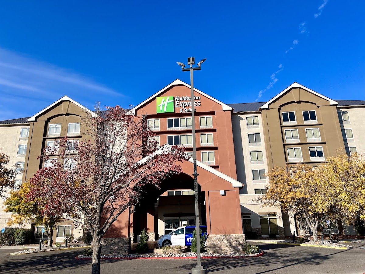 Holiday Inn Express & Suites Albuquerque Midtown