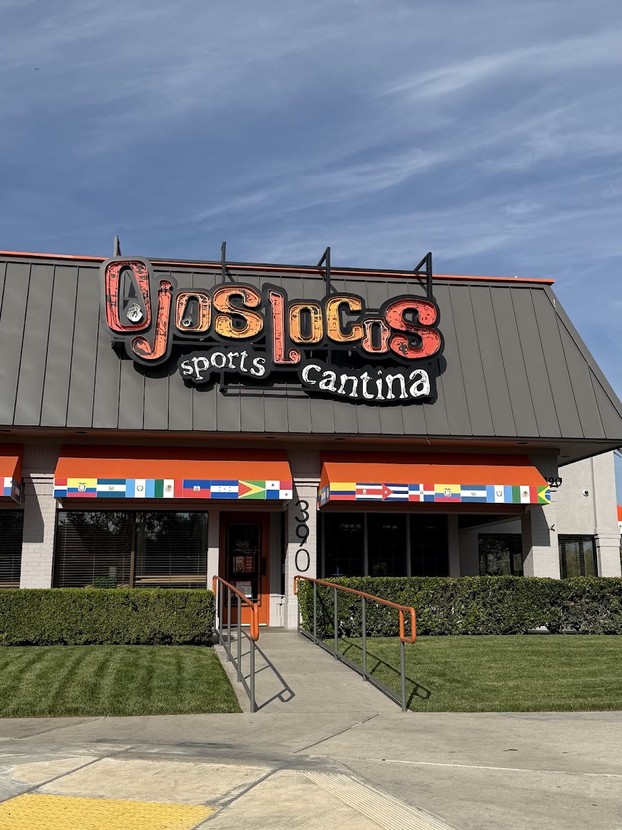 Ojos Locos Sports Cantina (San Bernardino, CA)