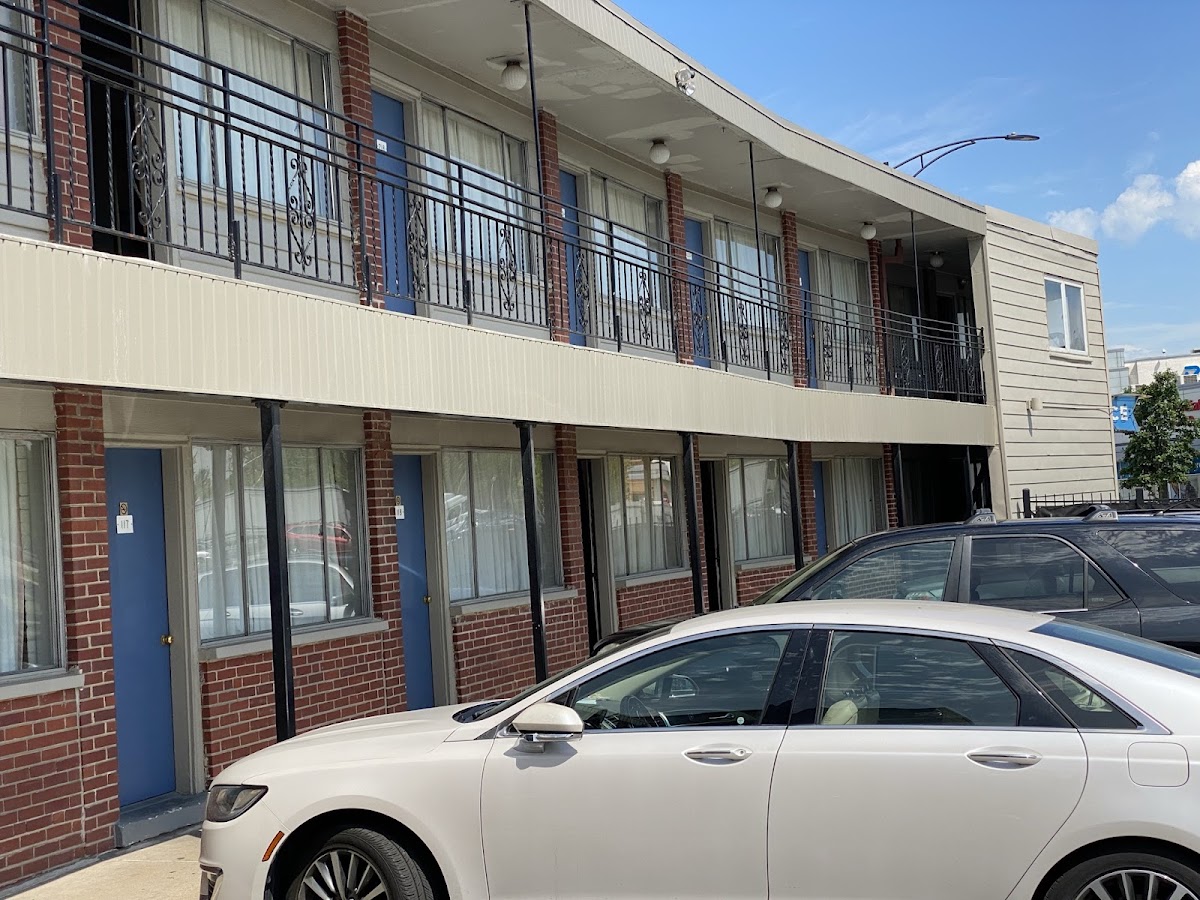 River Park Motel & Suites