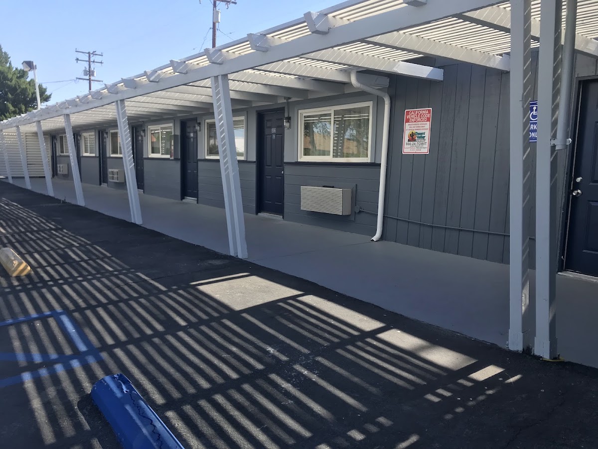 New Corral Motel
