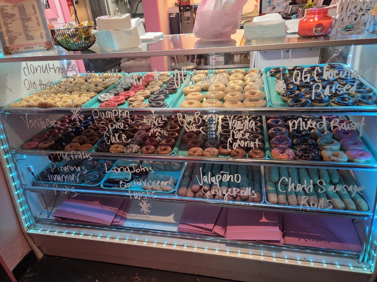 June's Donuts & Cafe