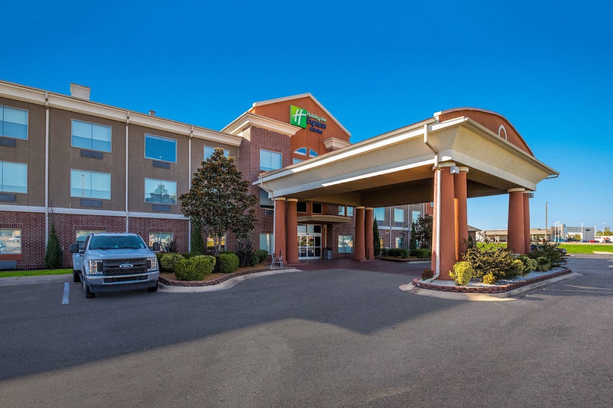 Holiday Inn Express & Suites Okmulgee by IHG