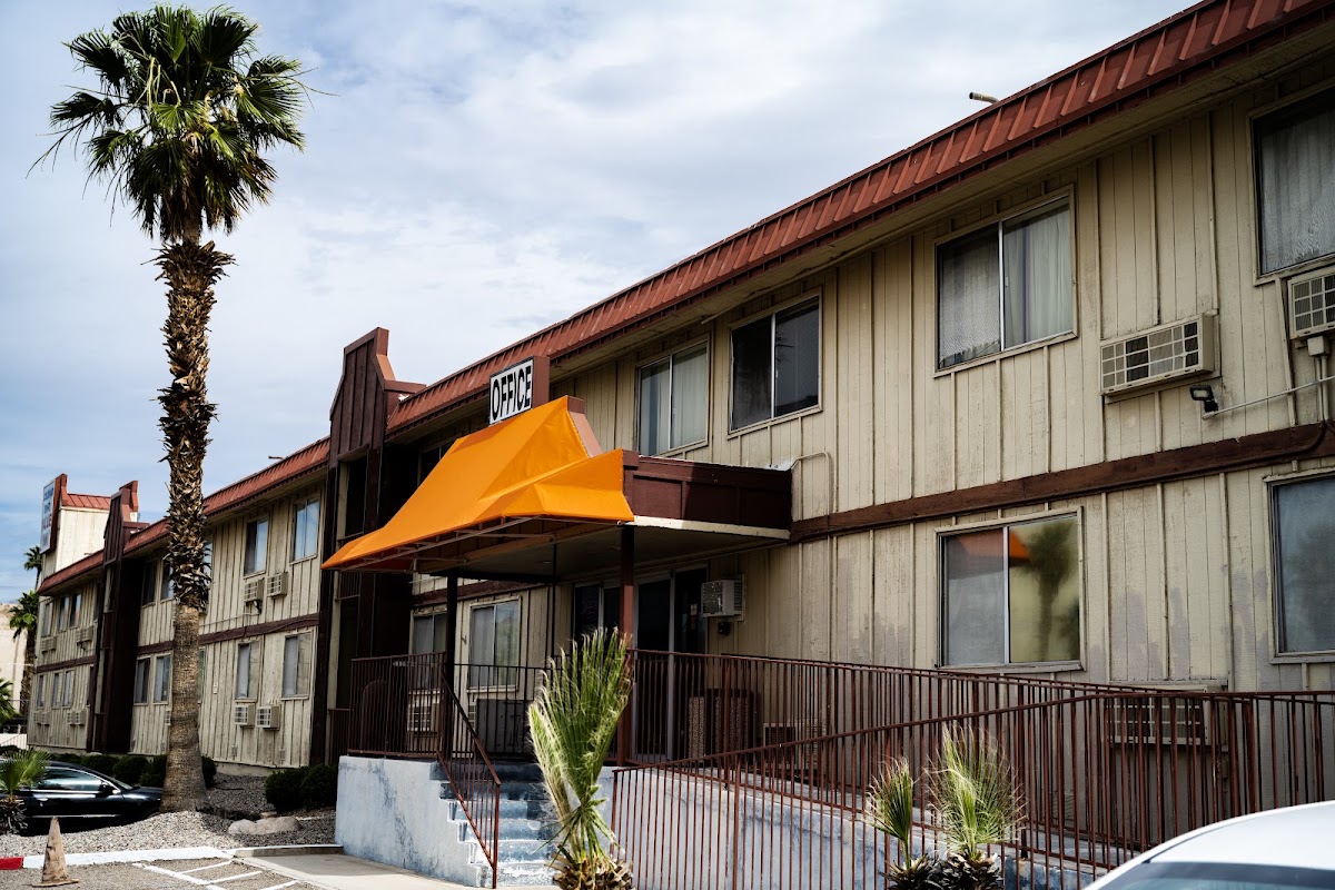 Travelers Inn
