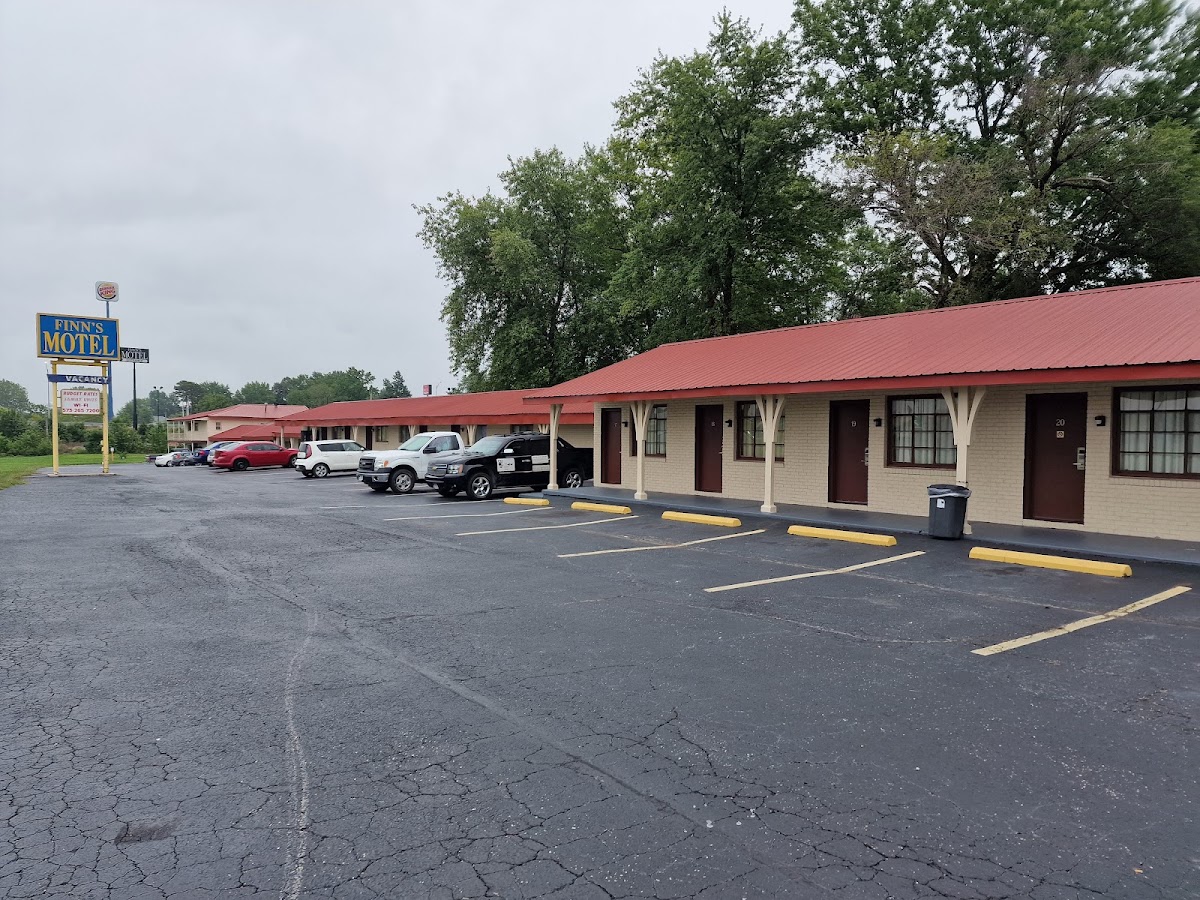 Finn's Motel