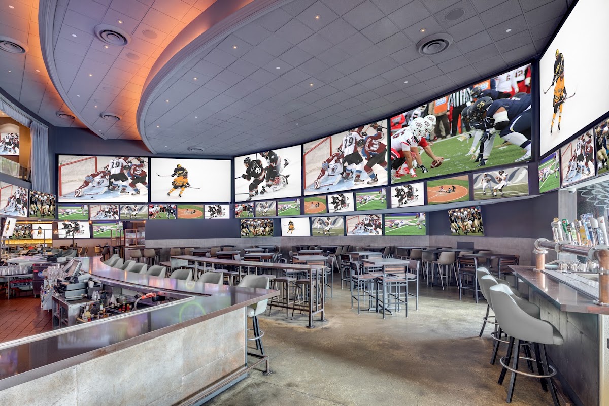 Tom's Watch Bar - Los Angeles