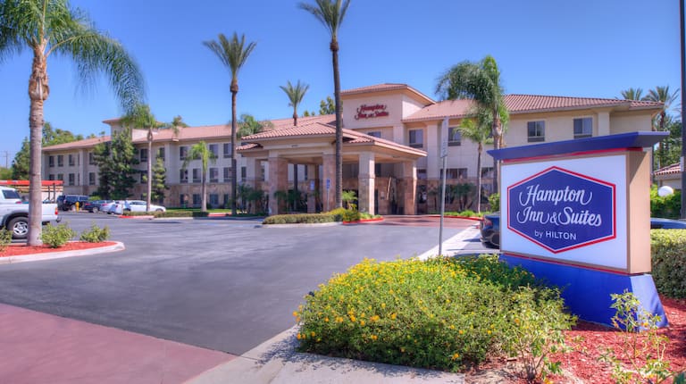 Hampton Inn & Suites Ontario