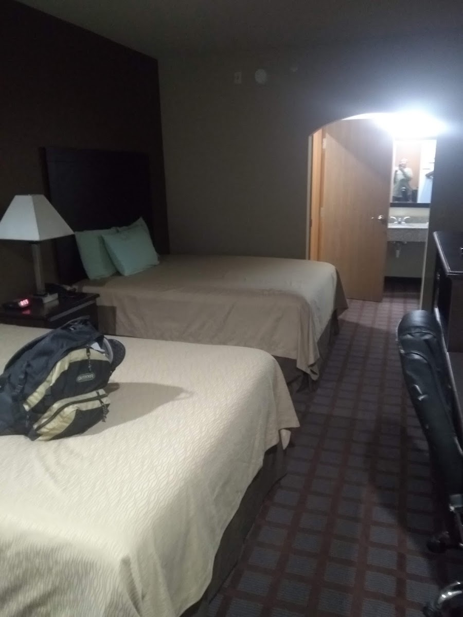 Executive Inn & Suites