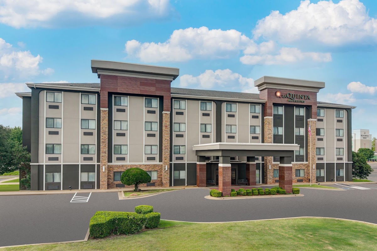 La Quinta Inn & Suites by Wyndham Midwest City - Tinker AFB