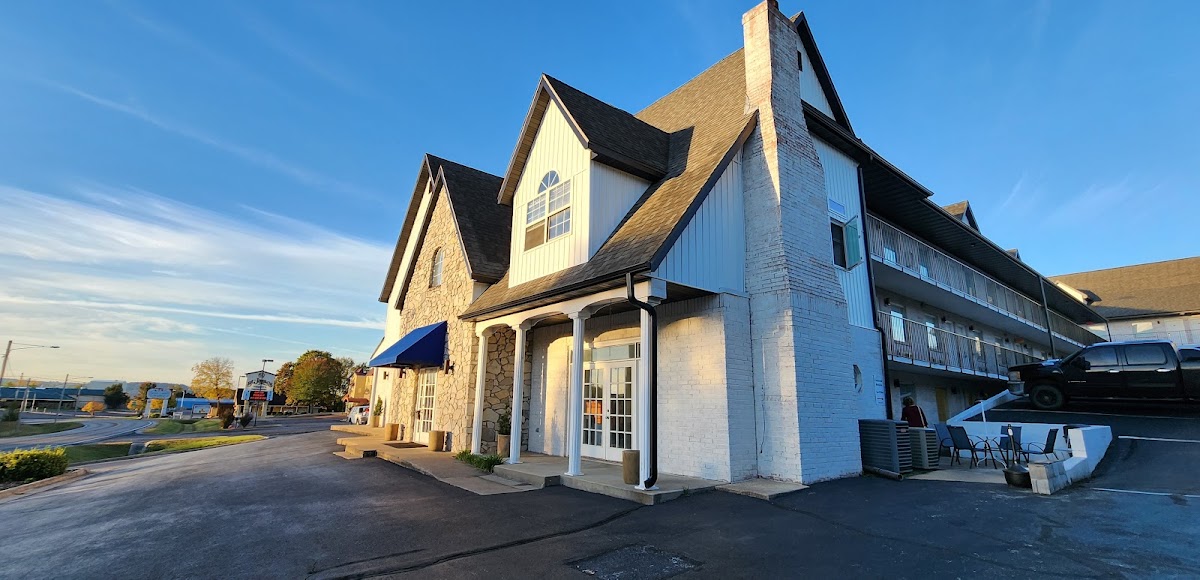 Seven Gables Inn