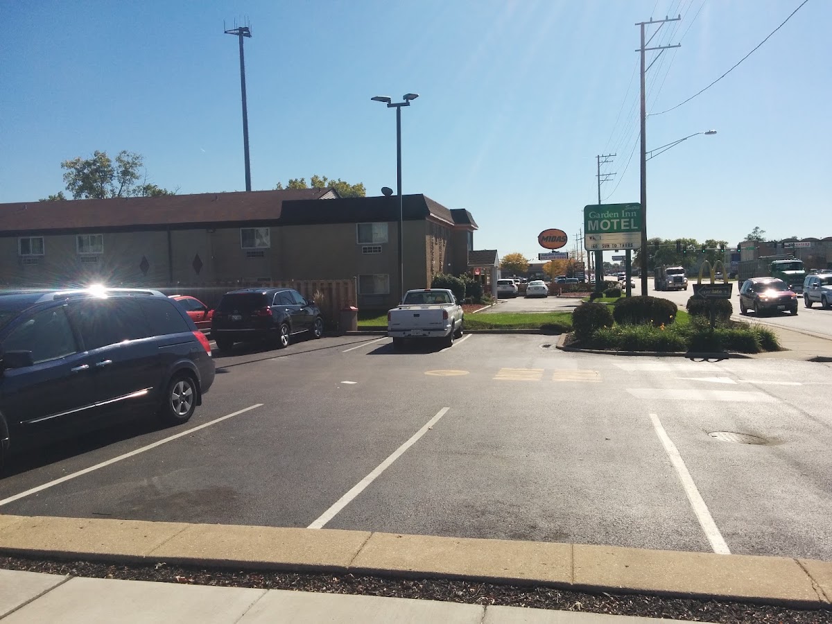 Garden Inn Suites