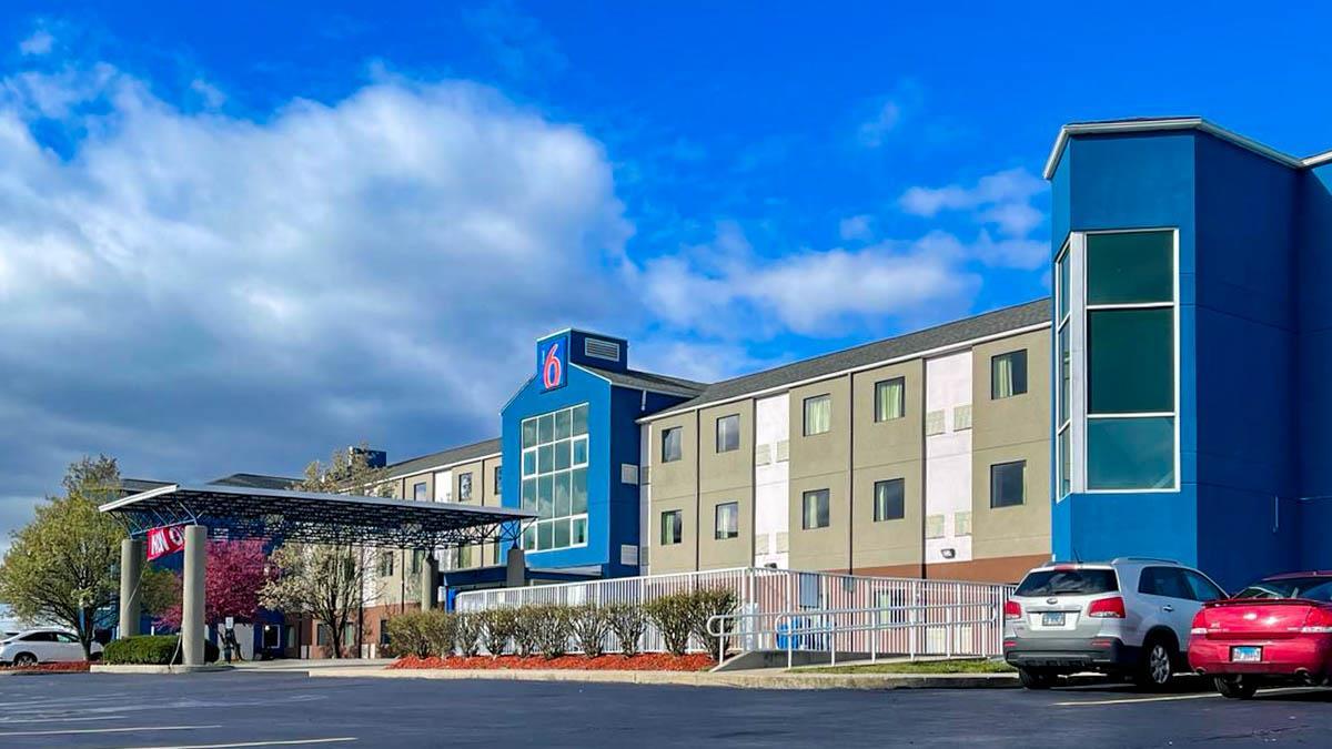 Motel 6 Caseyville, IL
