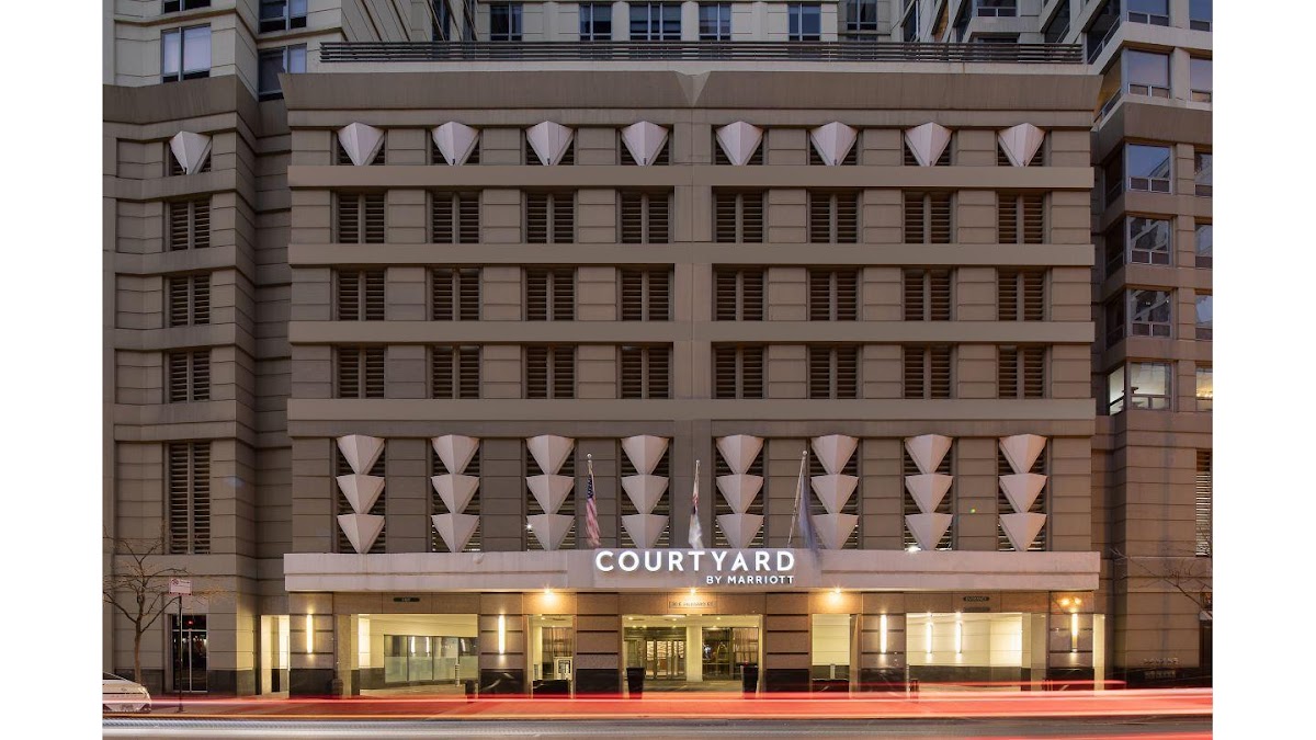 Courtyard by Marriott Chicago Downtown/River North
