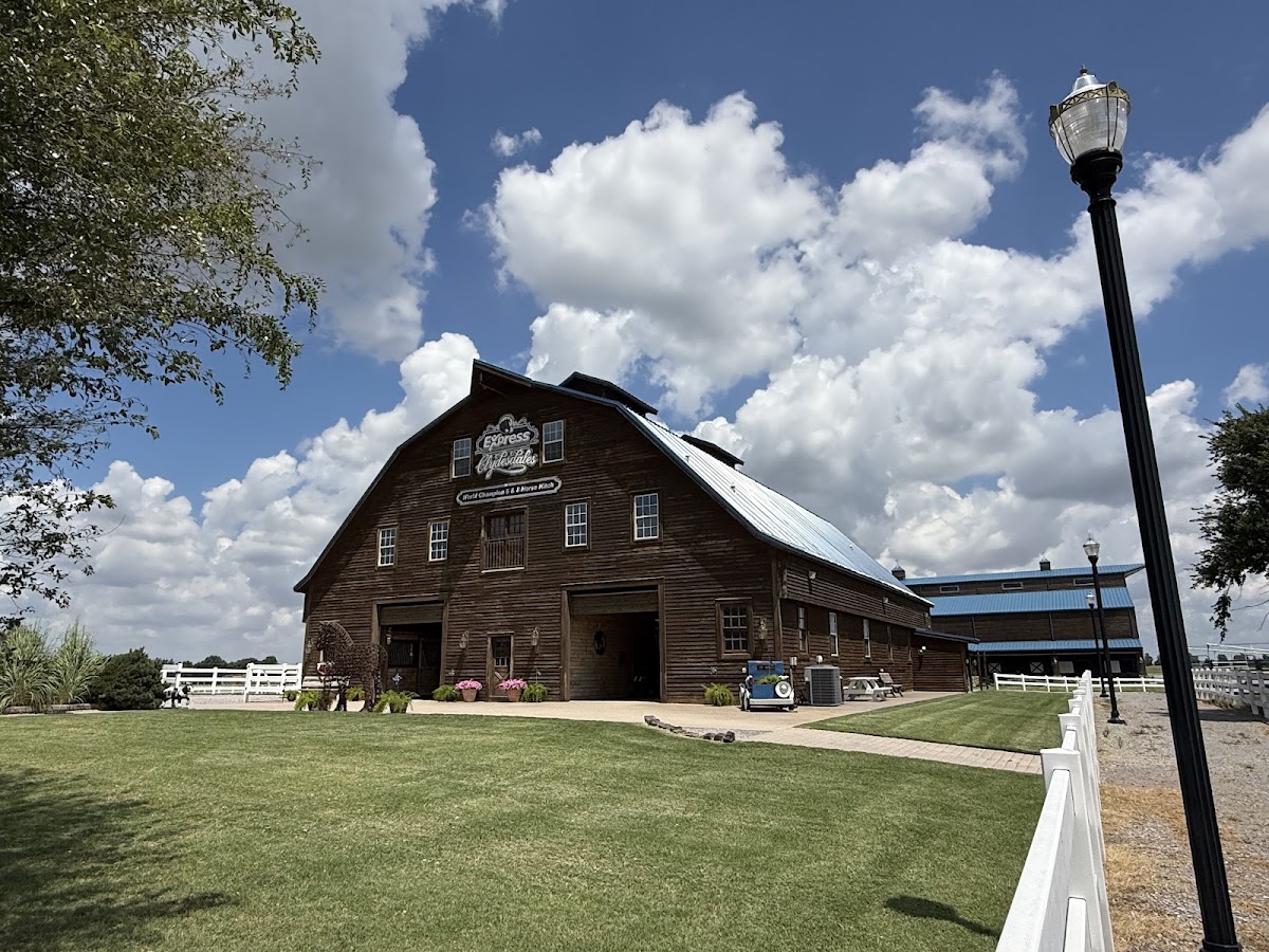 Express Clydesdales Barn