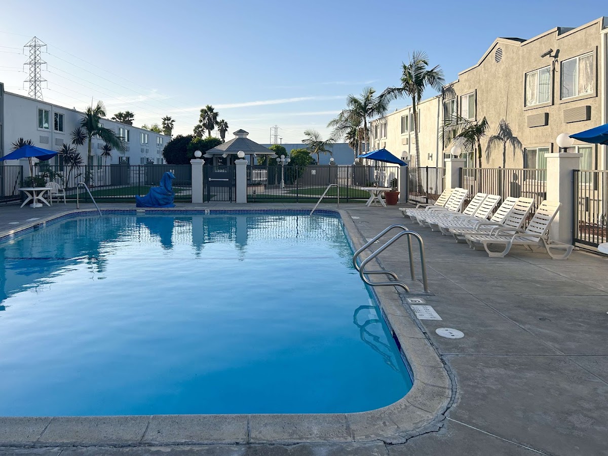 Studio 6 Suites Carson, CA