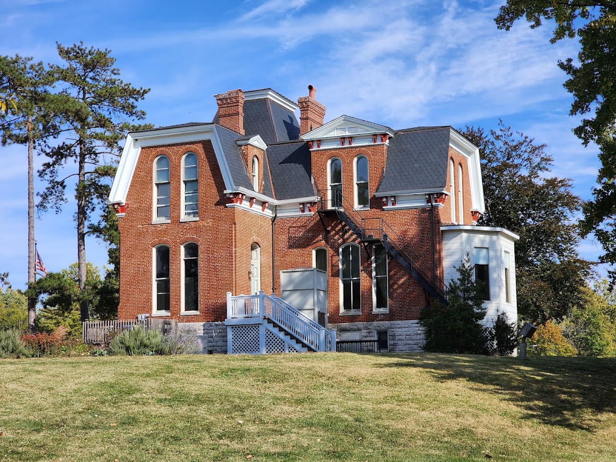 Cabanne House