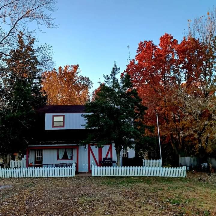 Country Inn Cottage and Farm