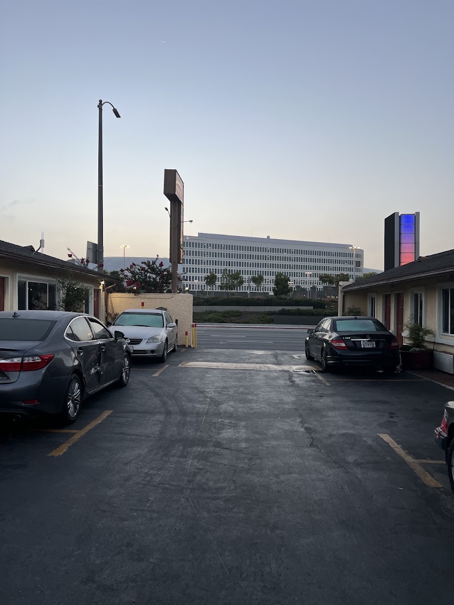 Hollywood Park Motel