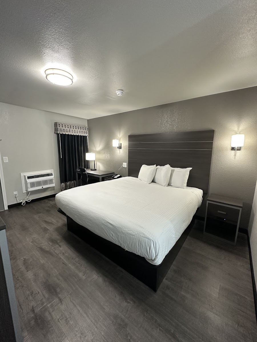 Sleepy Traveler Motel