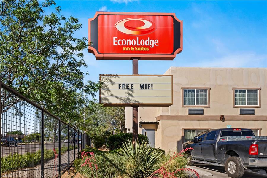 Econo Lodge Inn & Suites Santa Fe South