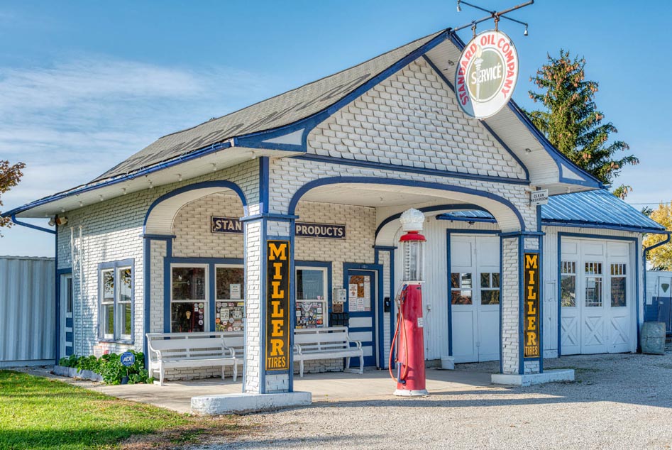 Standard Oil of Illinois Gas Station