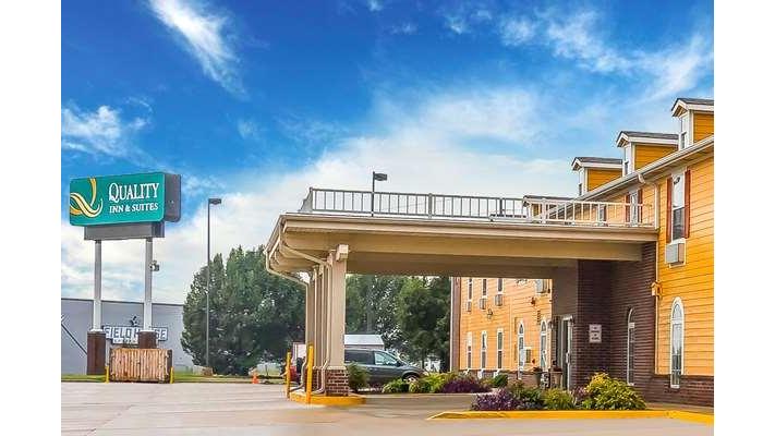 Quality Inn & Suites Chesterfield Village