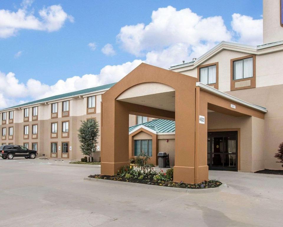 The Douillet By Demeure Hotels