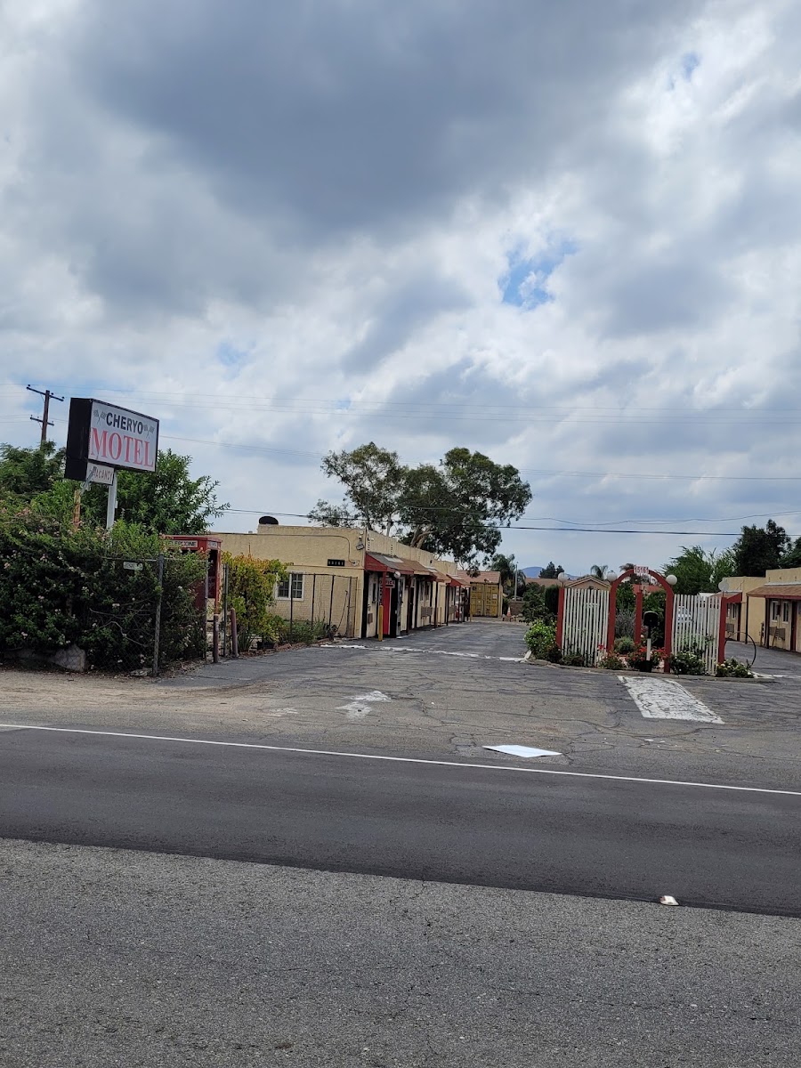 Cheryo Motel