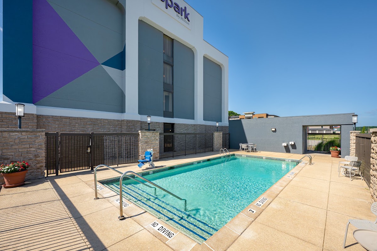 Spark by Hilton St. Louis Southwest