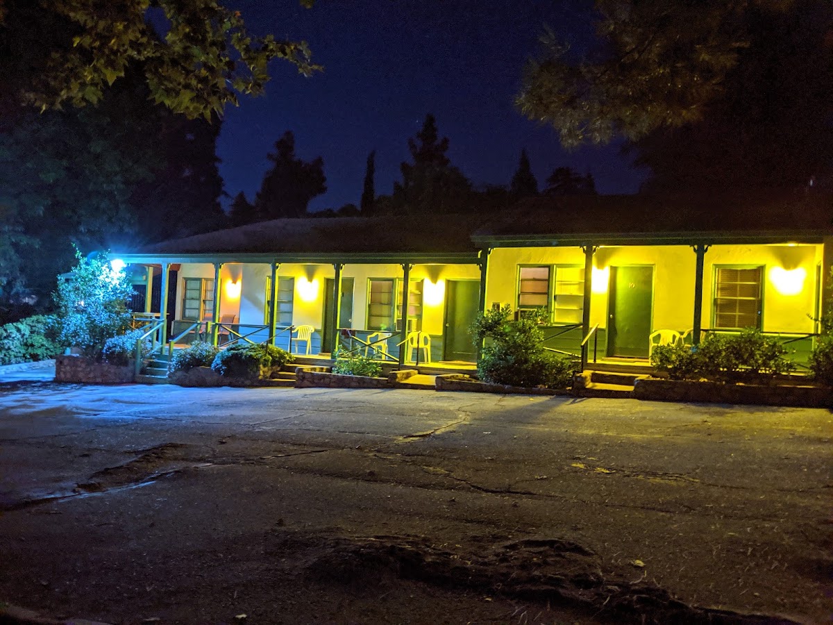 La Crescenta Motel