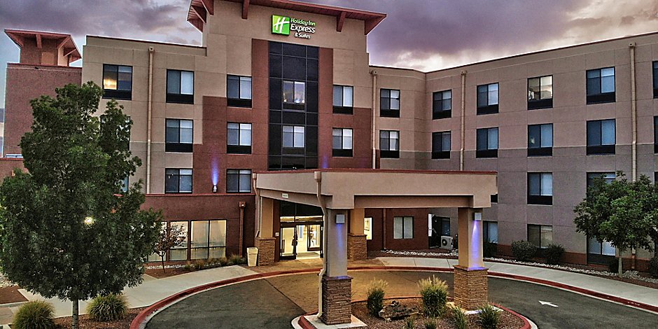 Holiday Inn Express & Suites Albuquerque Historic Old Town by IHG