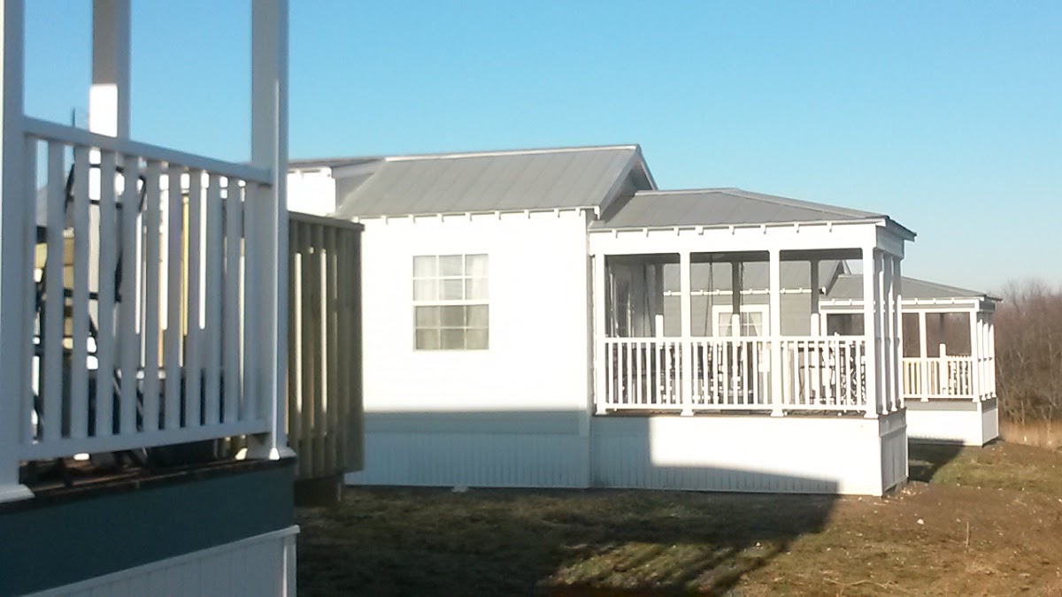The Cabins and Cottages at Shale Lake